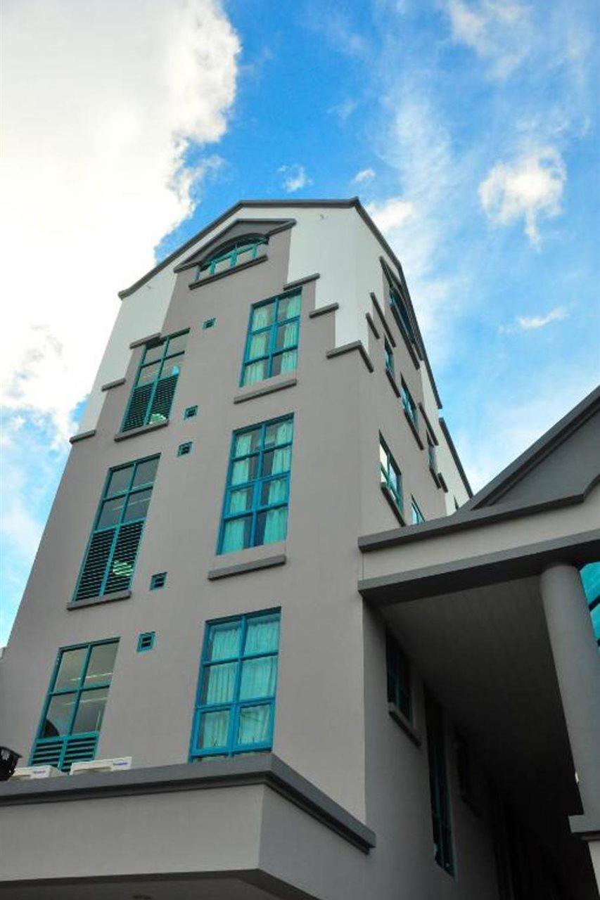 Tat Place Hotel Kuala Belait Екстер'єр фото